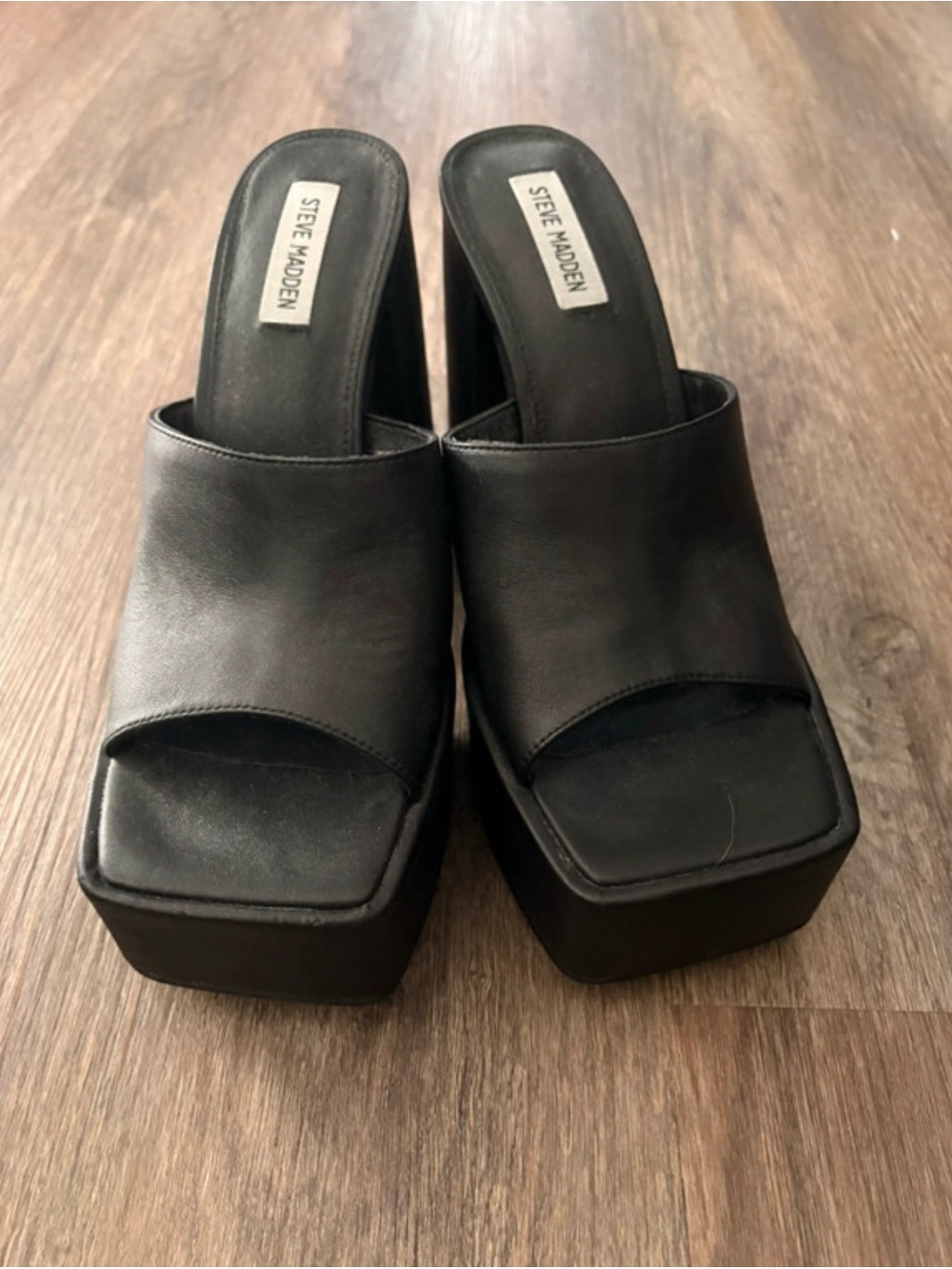 Steve Madden Black Leather Square-Toe Platform Mules